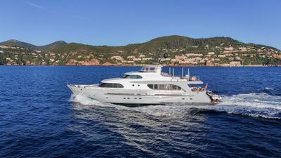 Yacht