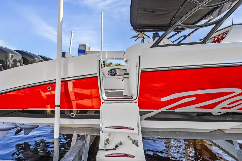 Renegade Yacht Photos Pics 