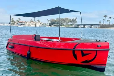 Vision Marine Technologies Volt 180