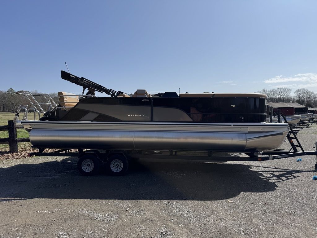 Crest Conquest 25 FT