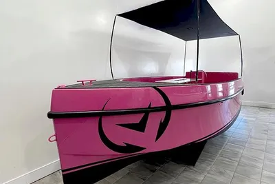 Vision Marine Technologies Volt 180