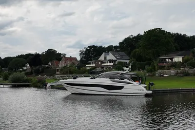 2015 Princess V39