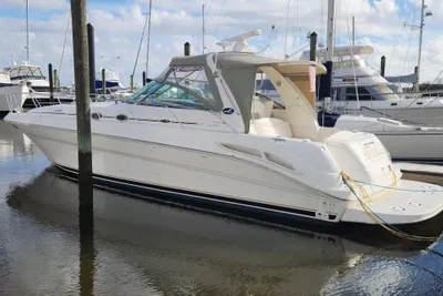 Sea Ray 410 Express Cruiser