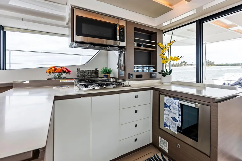 53 Powercat Yacht Photos Pics 