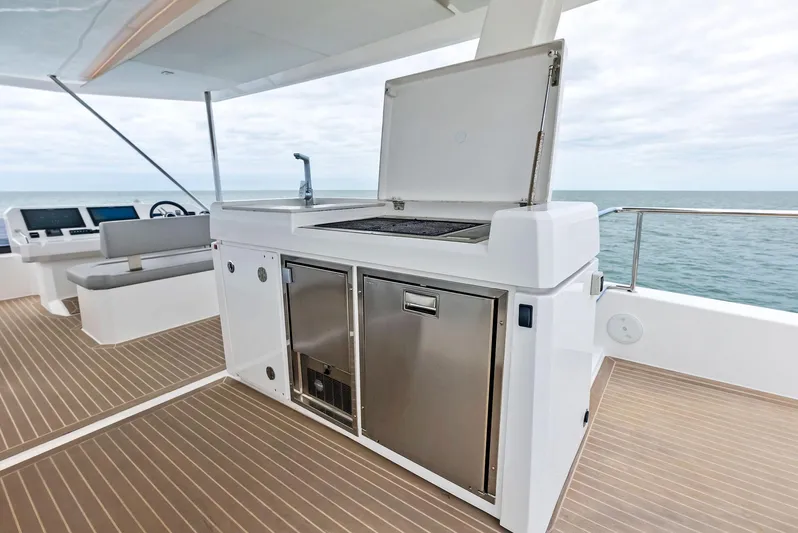 53 Powercat Yacht Photos Pics 