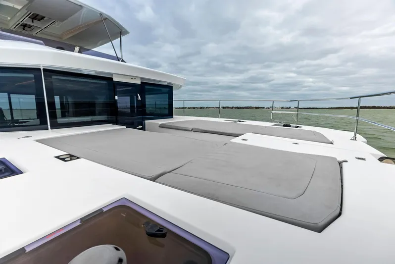 53 Powercat Yacht Photos Pics 