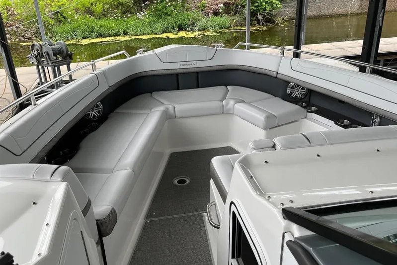  Yacht Photos Pics 2020 Formula 350 Crossover Bowrider with spacious seating and modern design.