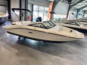 2023 Sea Ray SPX 190 Outboard