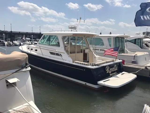 Reveille Yacht Photos Pics 