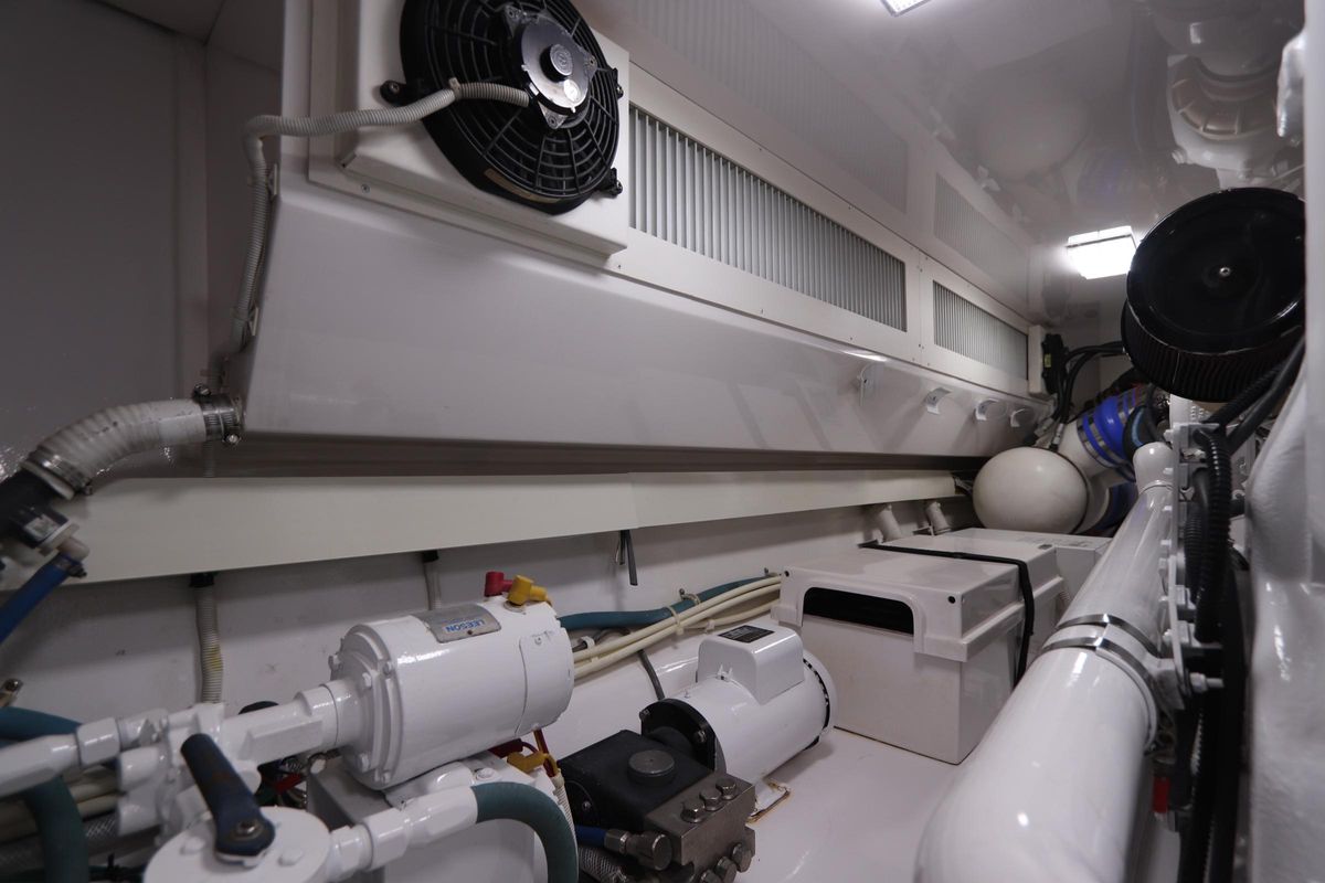 2004 Viking 56 