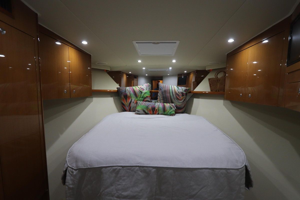 2004 Viking 56 