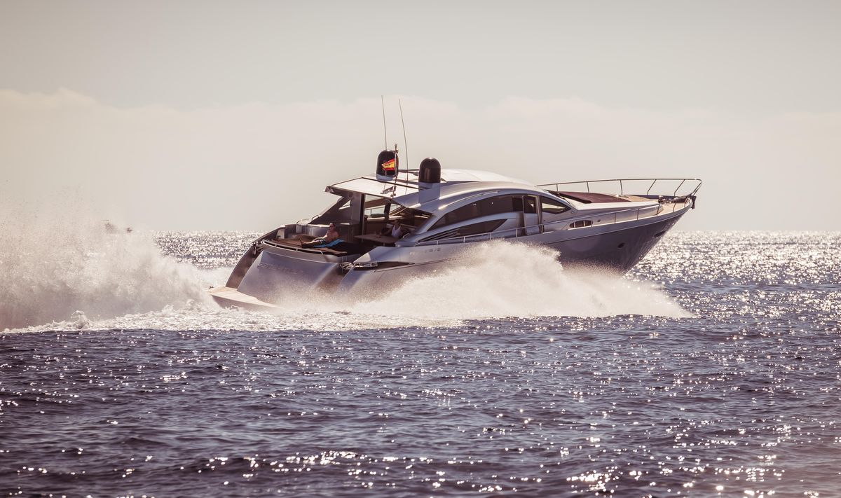 2008 Pershing 73 