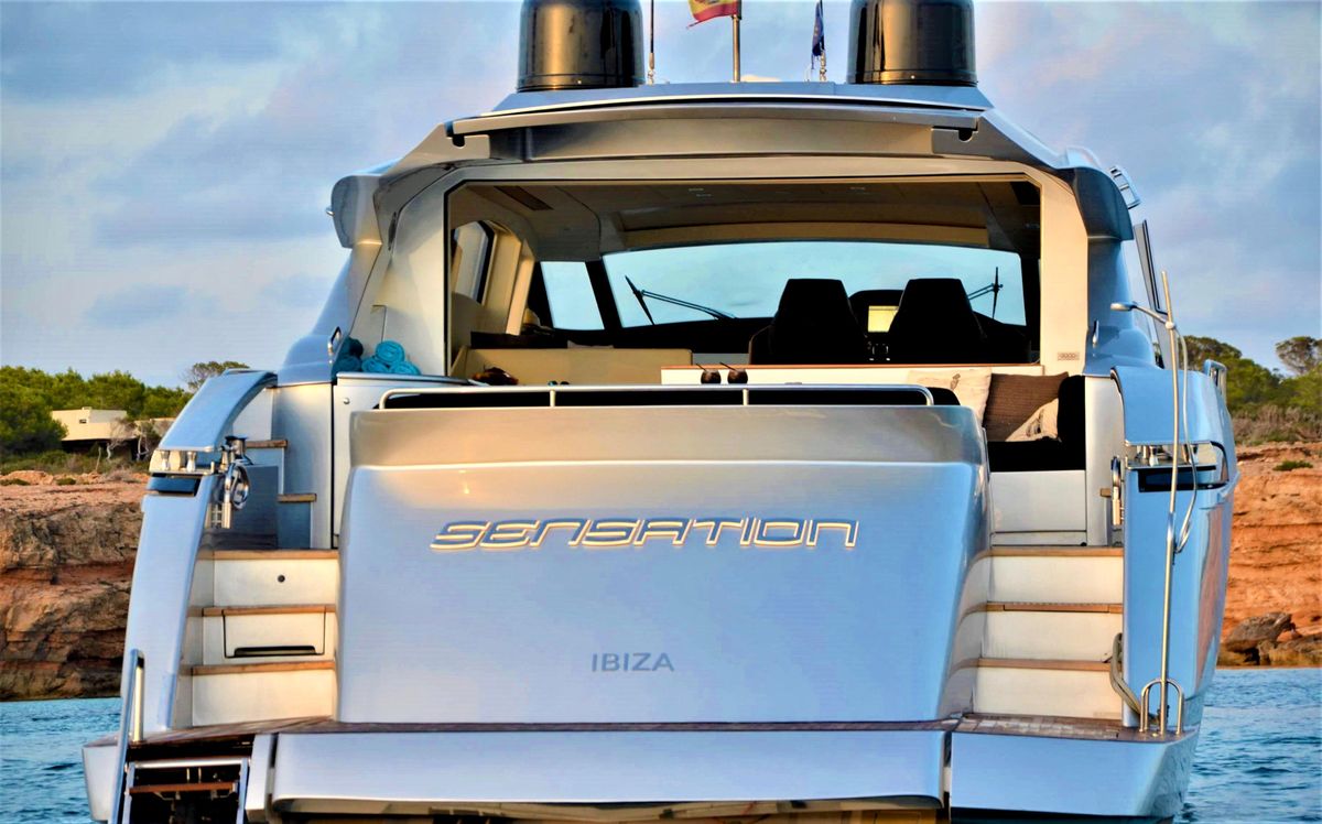 2008 Pershing 73 