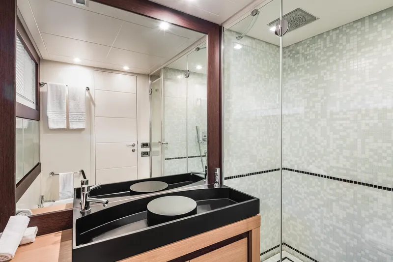  Yacht Photos Pics pershing 72