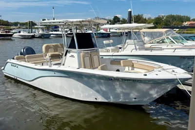 2016 Sea Fox 246 Commander