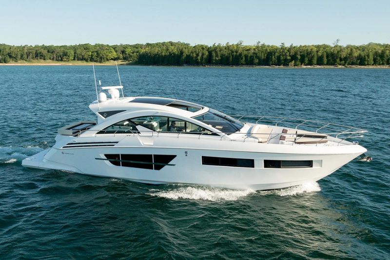 2017 Cruisers Yachts 60 Cantius