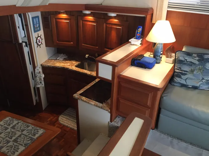  Yacht Photos Pics Interior of 1989 Viking 41 Sportfish Convertible yacht.