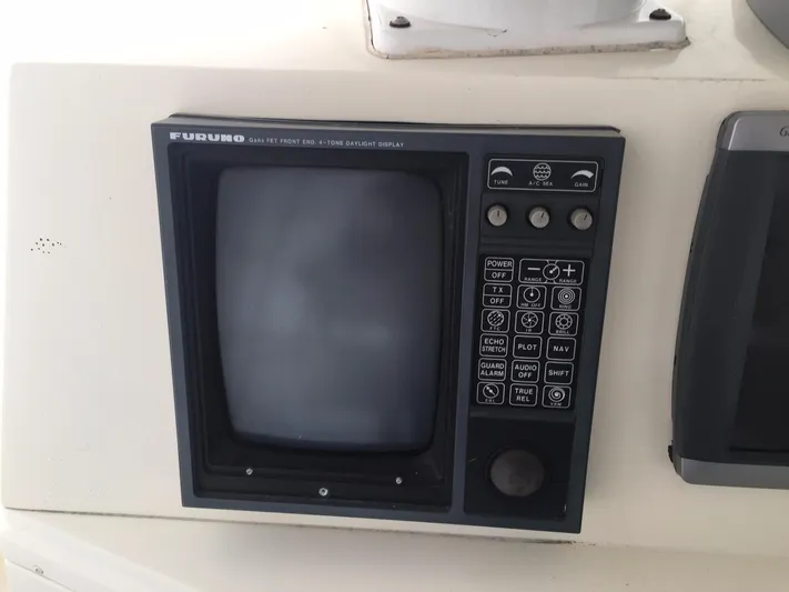  Yacht Photos Pics Furuno radar on Viking 41 Sportfish Convertible 1989.