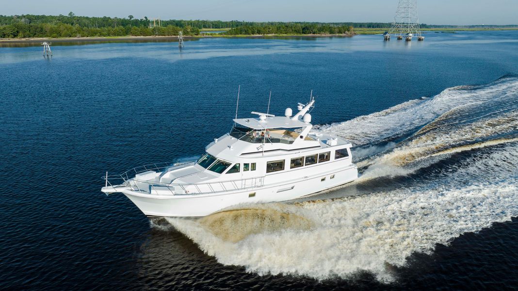 1998 Hatteras 74 Sport Deck Motor Yacht