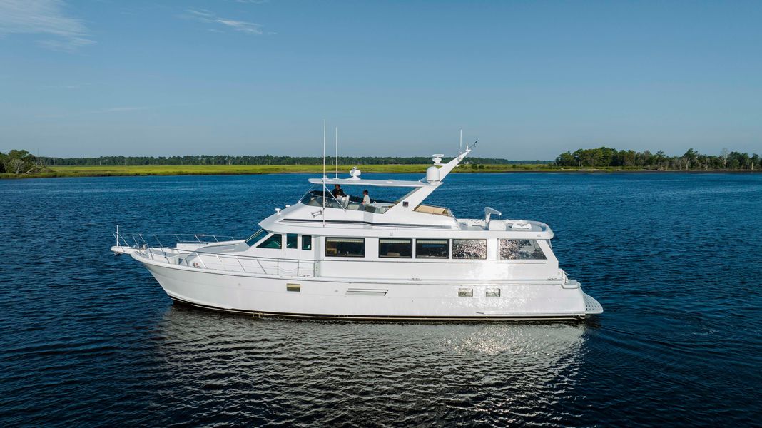 1998 Hatteras 74 Sport Deck Motor Yacht