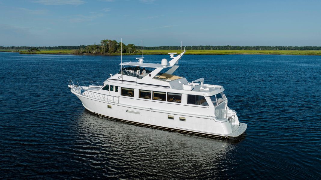 1998 Hatteras 74 Sport Deck Motor Yacht