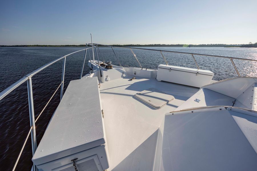 1998 Hatteras 74 Sport Deck Motor Yacht