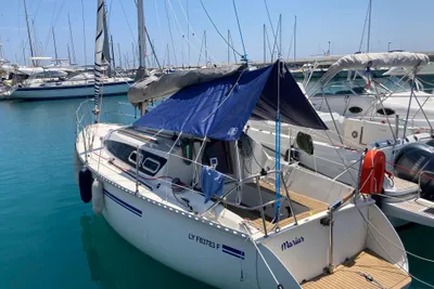 1991 B2 Marine Djinn 28