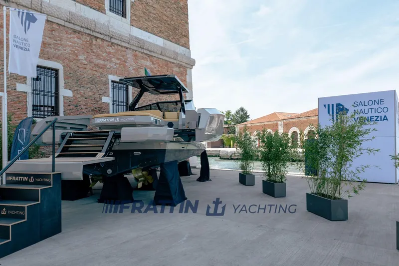 Yacht Photos Pics brochure3