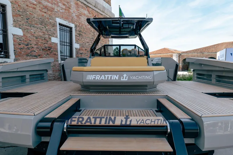  Yacht Photos Pics brochure7