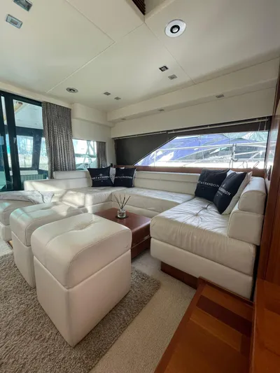  Yacht Photos Pics Fairline Squadron 58 - Saloon 2