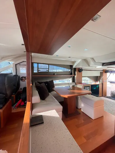  Yacht Photos Pics Fairline Squadron 58 - Dinette 2