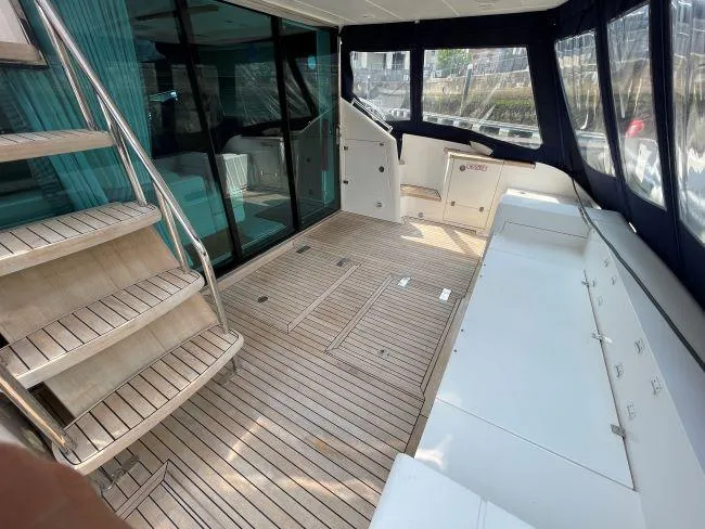  Yacht Photos Pics Fairline Squadron 58 - Cockpit 1