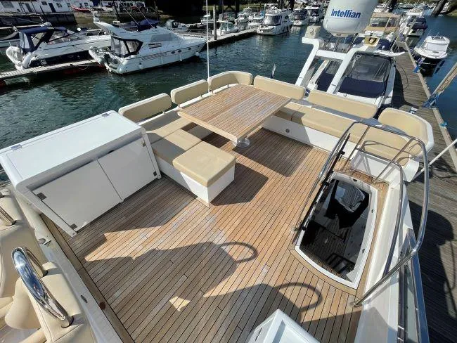 Yacht Photos Pics Fairline Squadron 58 - Flybridge 3