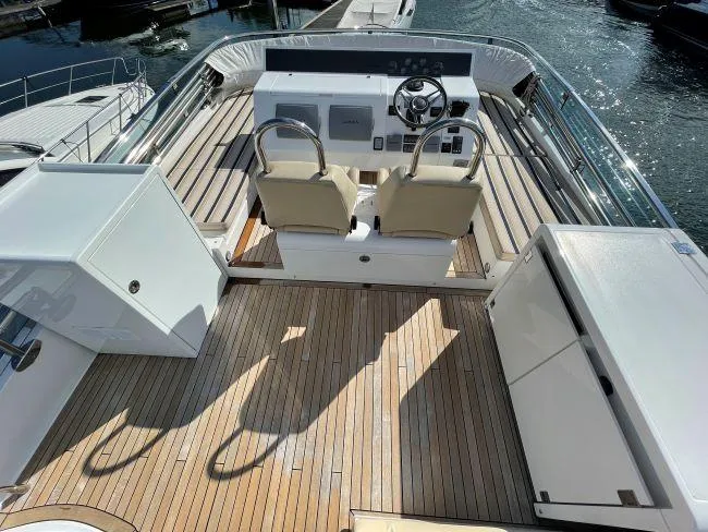  Yacht Photos Pics Fairline Squadron 58 - Flybridge 6
