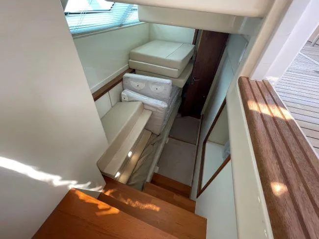  Yacht Photos Pics Fairline Squadron 58 - Crew cabin 2