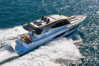 Riviera 585 SUV