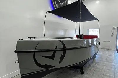 Vision Marine Technologies Volt 180