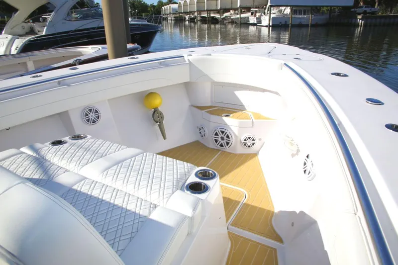 New! Super Center Console Yacht Photos Pics 