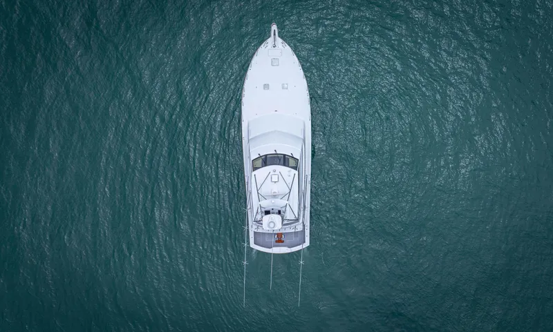 Marlin Clipper Yacht Photos Pics 2005 68' Hatteras Enclosed Bridge Marlin Clipper Profile