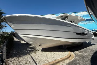 Regal 38 SAV