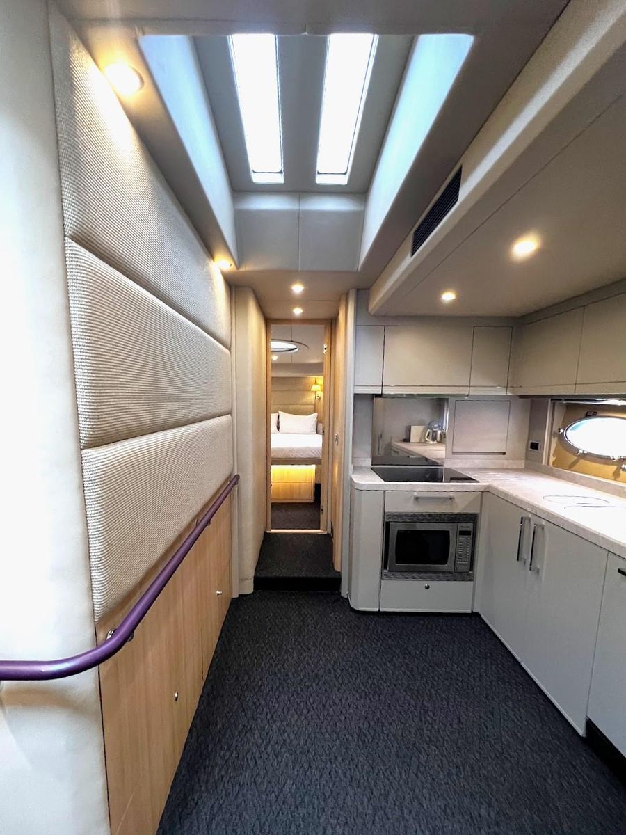 2006 Princess 71 