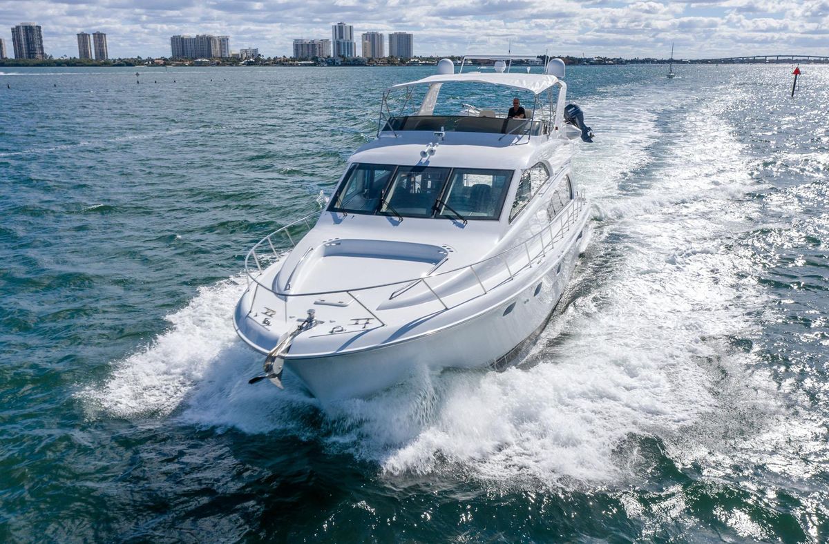 2002 Hatteras 63 