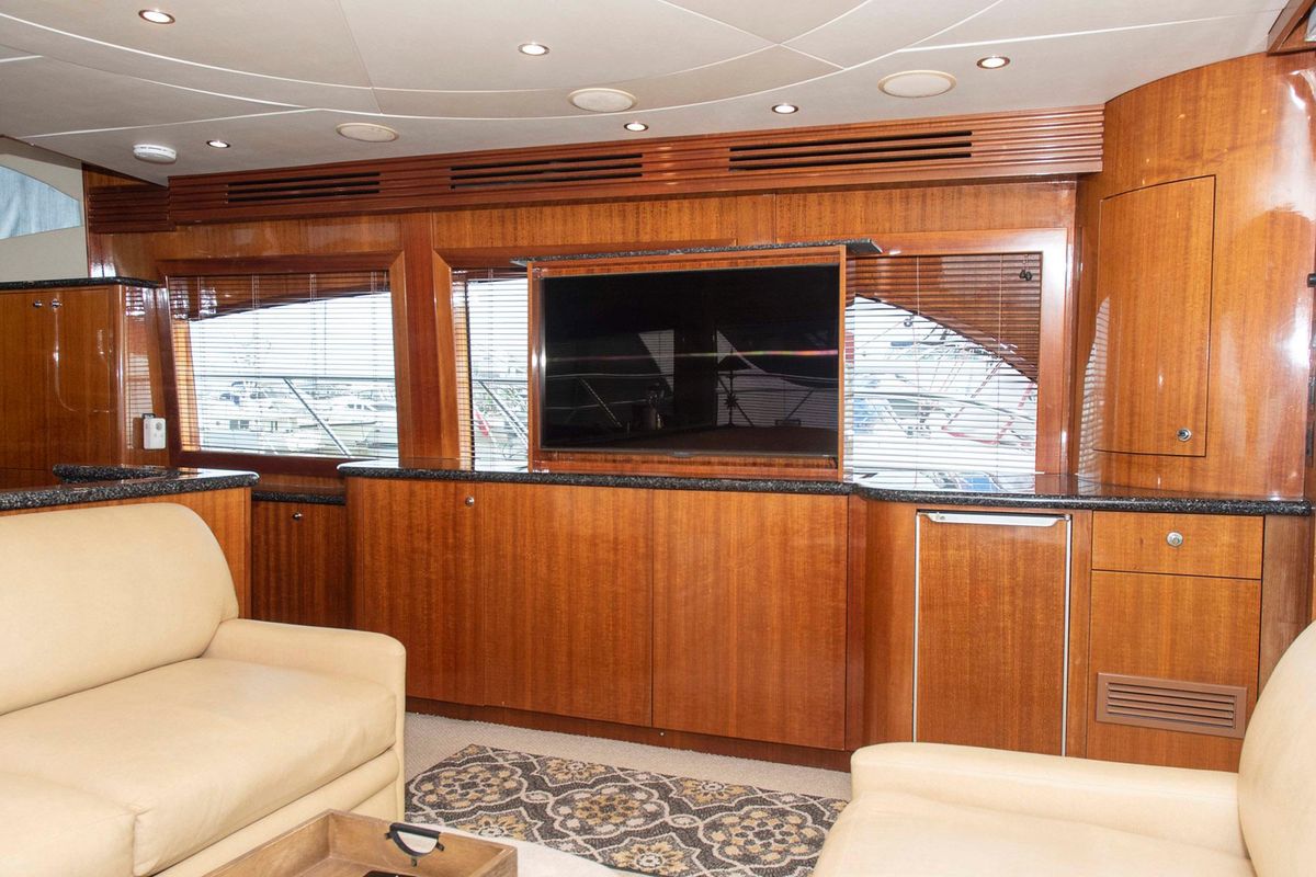 2002 Hatteras 63 