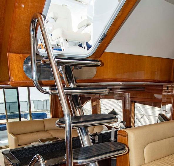 2002-63-hatteras-63-raised-pilothouse-motor-yacht