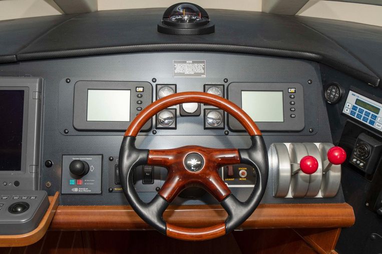 2002-63-hatteras-63-raised-pilothouse-motor-yacht