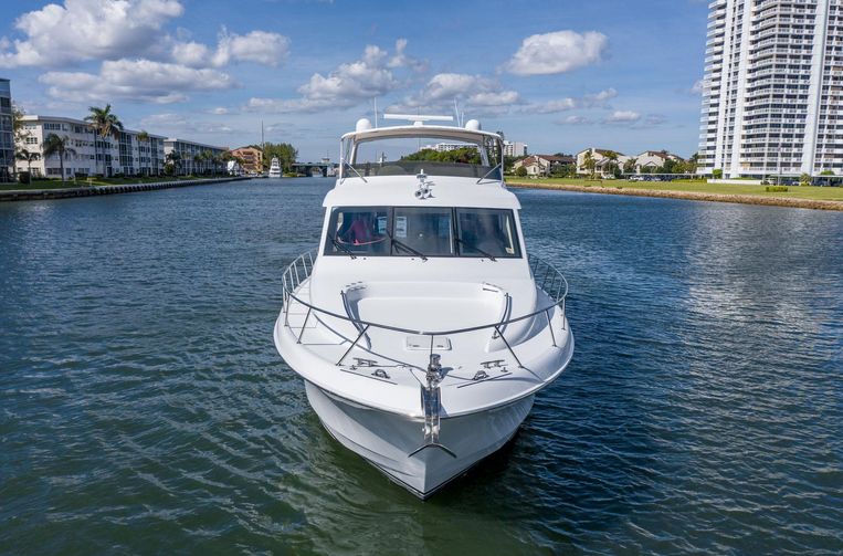 2002-63-hatteras-63-raised-pilothouse-motor-yacht