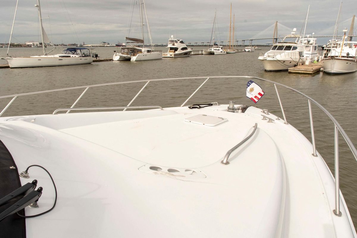 2002 Hatteras 63 