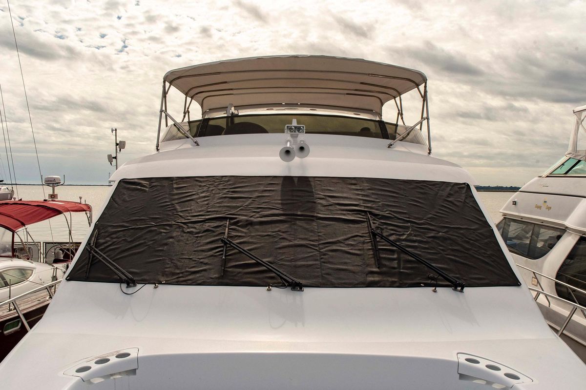2002 Hatteras 63 