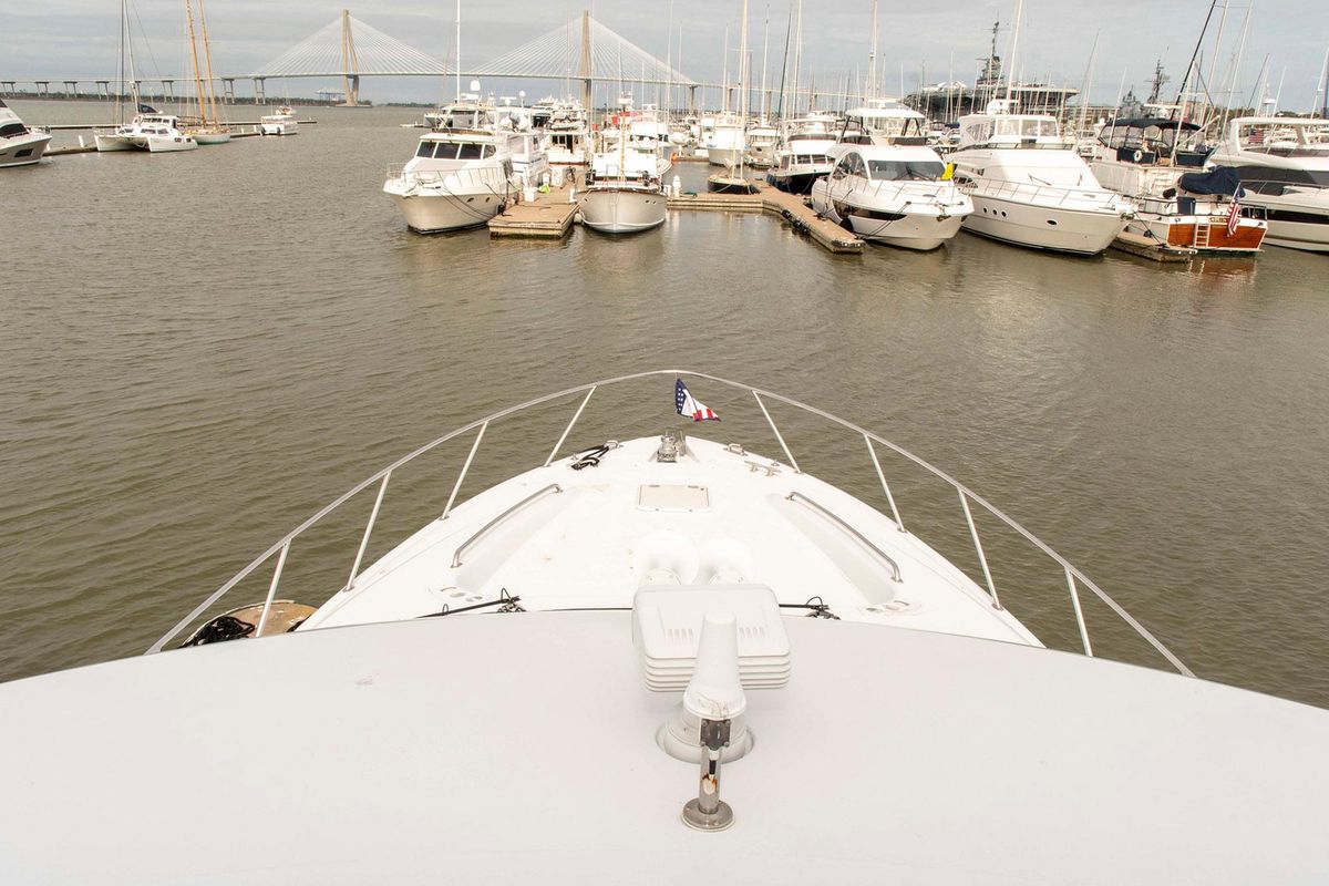 2002 Hatteras 63 