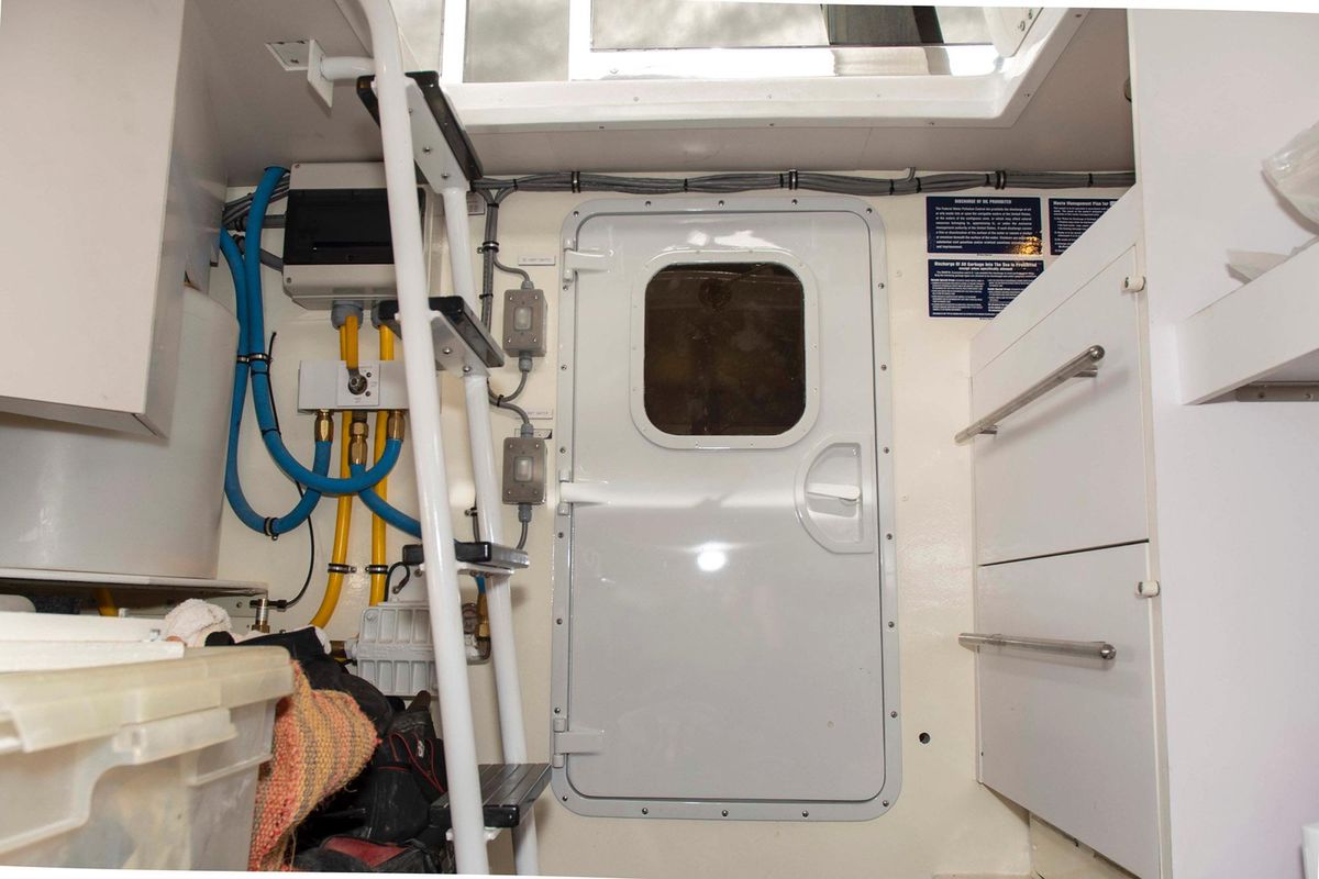 2002 Hatteras 63 